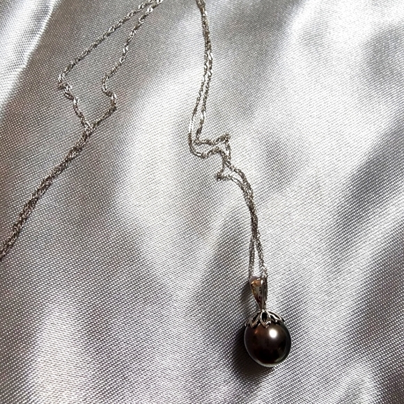 14kt White Gold Tahitian Black Pearl Pendant & Chain - Picture 4 of 6